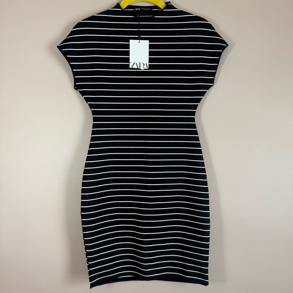 ZARA NWT Body Hugging Dress SZ/Med Black and White Striped